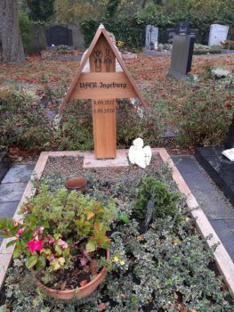 Grabkreuz mit Engel und Bergmann2