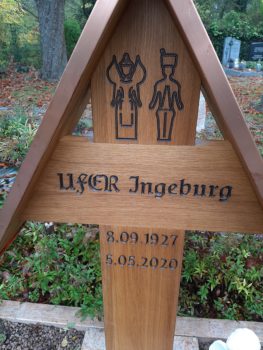 Grabkreuz mit Engel und Bergmann2