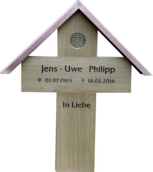Grabkreuz mit Rose