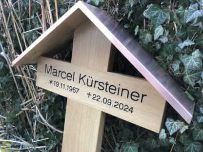 Einlinienschrift Grabkreuz